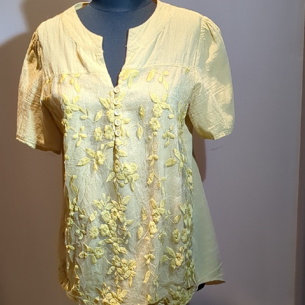 Gracia Yellow Short Sleeve Embellished Blouse